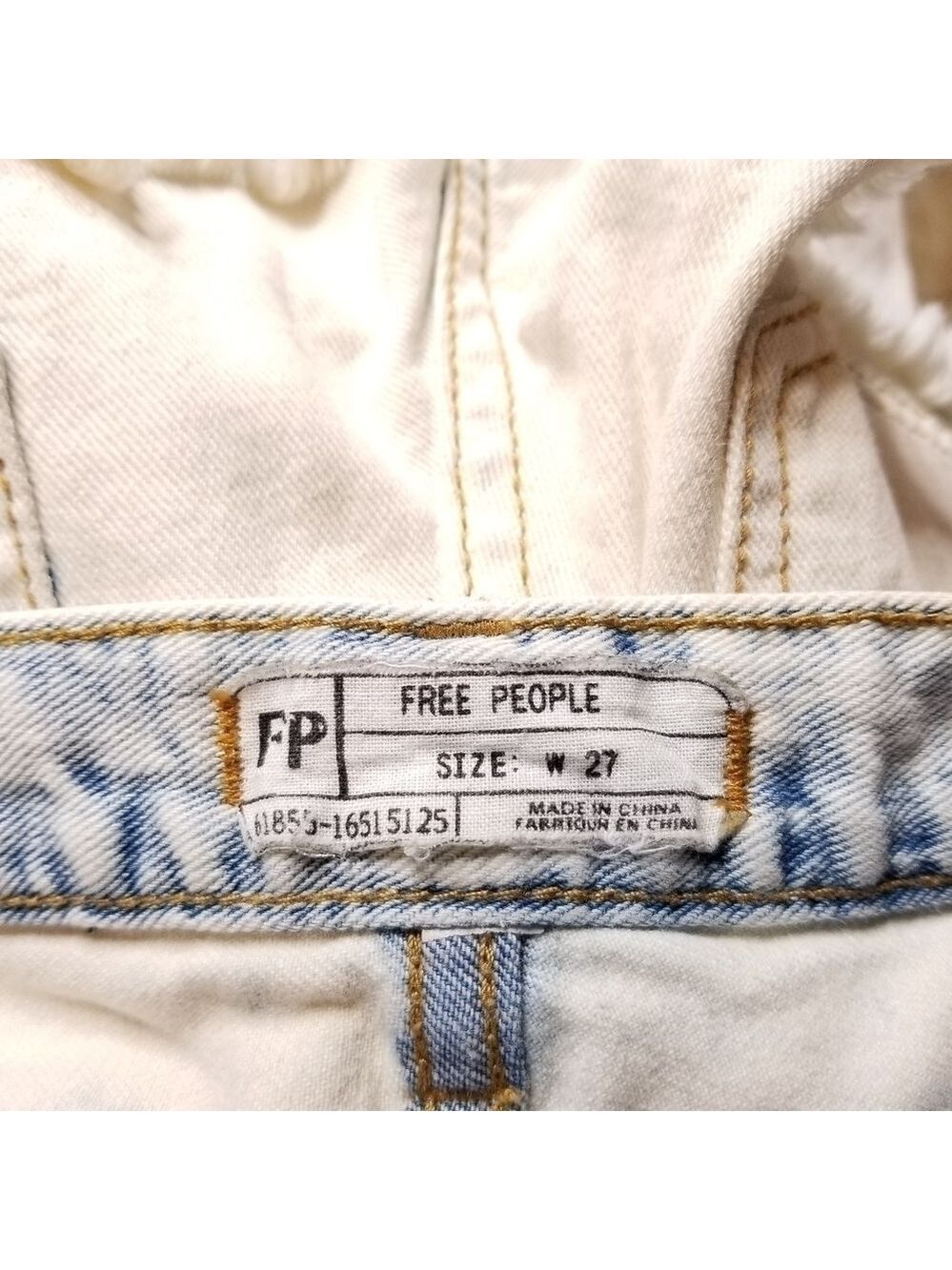 Free People Bleached Denim Distressed Fringe Jean Shorts Size W 27 - Picture 5 of 5